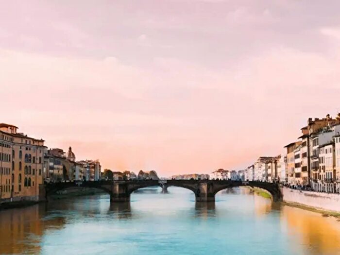 Appartamento con 5 locali in vendita in Via Pratese, Firenze
