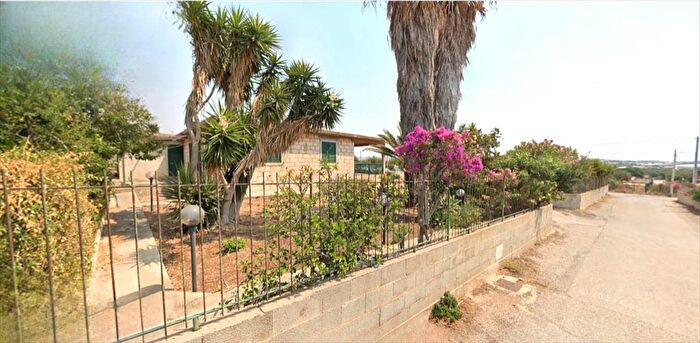 Casa con 7 locali in vendita in Contrada Pescazze Via San Giuseppe, Santa Croce Camerina