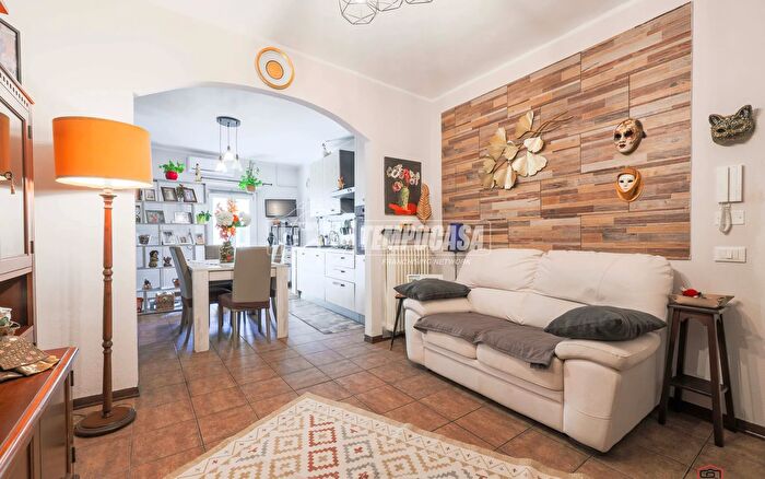 Appartamento trilocale in vendita in Via Camillo Zampieri, Imola