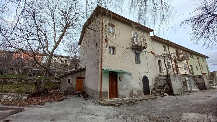 Casa con 6 locali in vendita in Via Secinella a, Ateleta