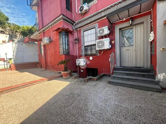 Appartamento bilocale in affitto in Viale Privato Vitale Antonio, Napoli