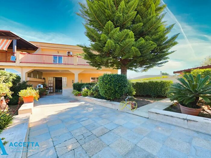 Casa quadrilocale in vendita in Via Torpediniere, Taranto