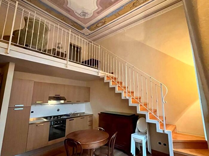 Appartamento trilocale in affitto in Via Montebello, Borgo Ognissanti Il Prato, Firenze