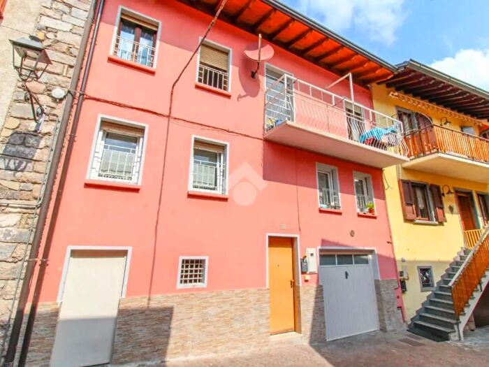 Casa trilocale in vendita in Via Promo, Vestone