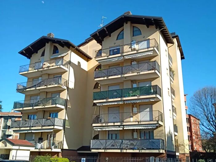 Appartamento trilocale in vendita in Via Rodolfo Mauri, Gallarate