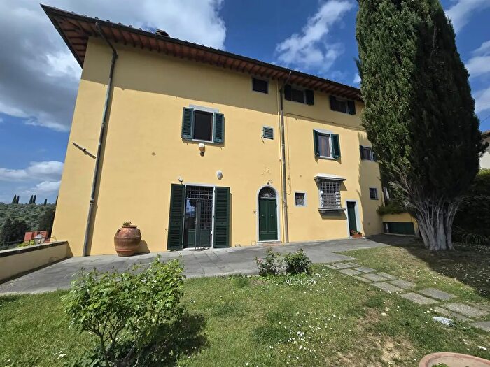 Appartamento con 5 locali in vendita in Via S Iacopo a Girone, Firenze