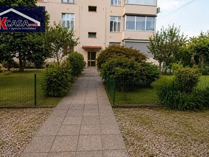 Casa quadrilocale in vendita in Enrico Rocca, Gorizia