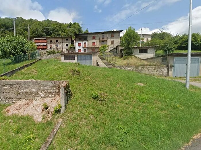 Casa con 11 locali in vendita in Berbenno