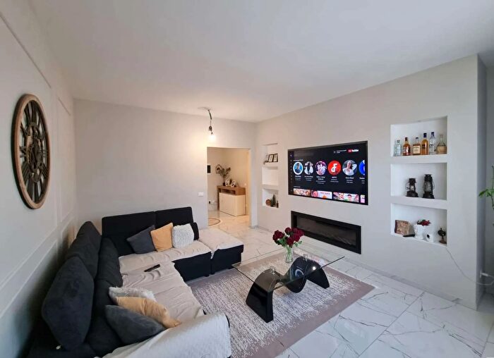 Appartamento con 5 locali in vendita in Cascina