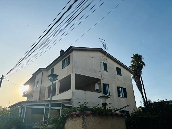 Appartamento bilocale in vendita in Via Saluggia, Roma