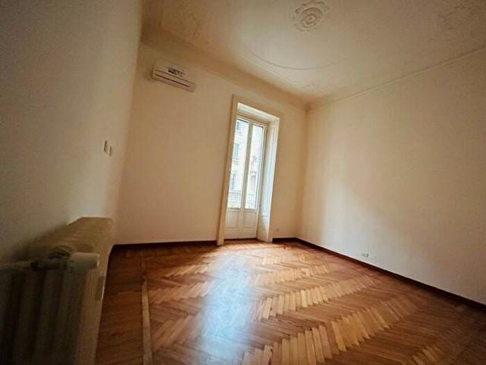 Appartamento con 5 locali in affitto in Via Spartaco, Montenero, Milano