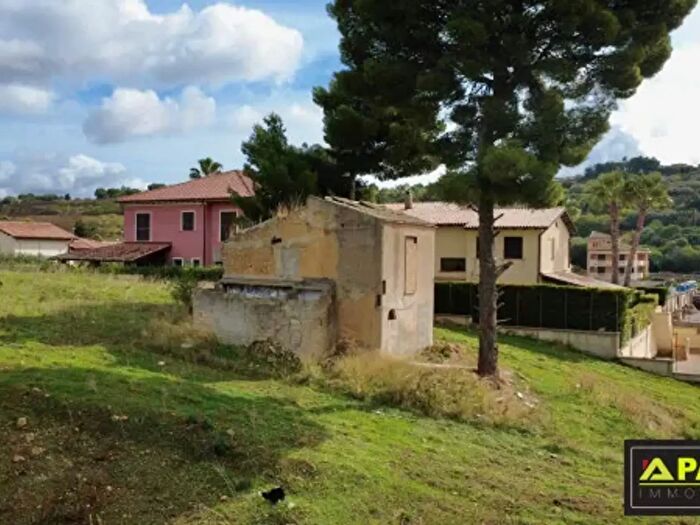 Casa con 6 locali in vendita in Via Alcide De Gasperi, Canicatti'