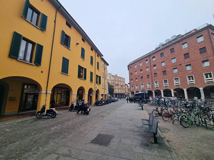 Appartamento monolocale in affitto in Via Luigi Zamboni, Centro, Bologna