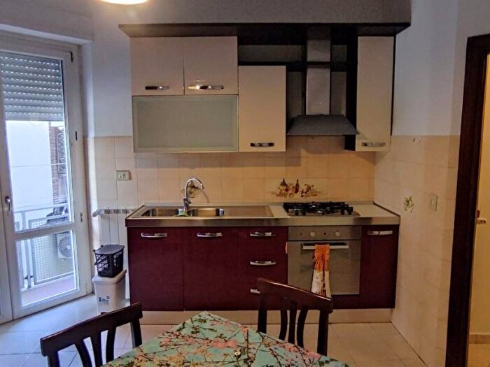 Appartamento con 5 locali in affitto in Via Guido Tizzoni, Landi, Pisa