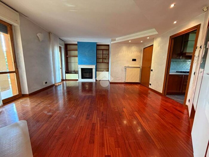 Appartamento quadrilocale in affitto in Via G B Caniana, Centro, Torre Boldone