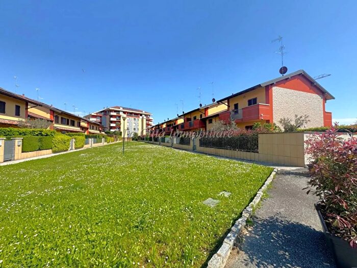 Case in Vendita e in Affitto - 3