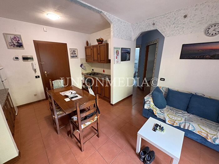 Appartamento bilocale in vendita in Via Falcone, Santo Stefano Di Magra