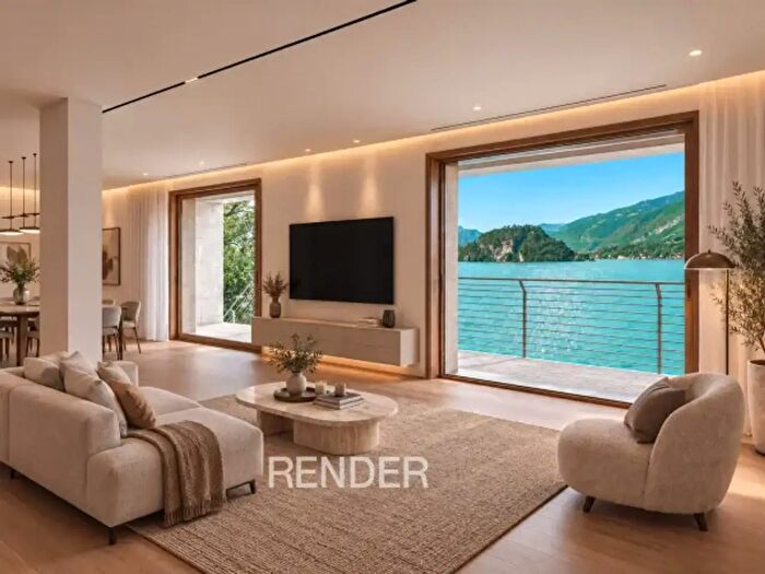 Casa con 5 locali in vendita in Via Padre Luigi Mellera, Varenna