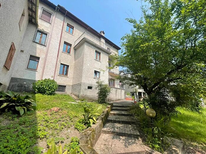 Casa con 6 locali in vendita in Via IV Novembre, Casazza
