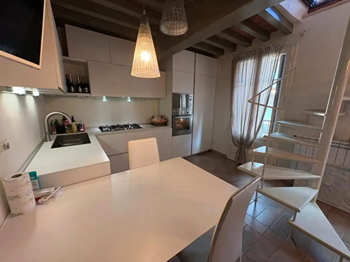 Appartamento trilocale in vendita in Montignoso