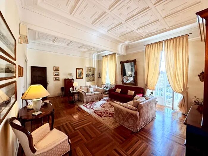 Appartamento con 6 locali in vendita in Via Antonio Meucci, Torino