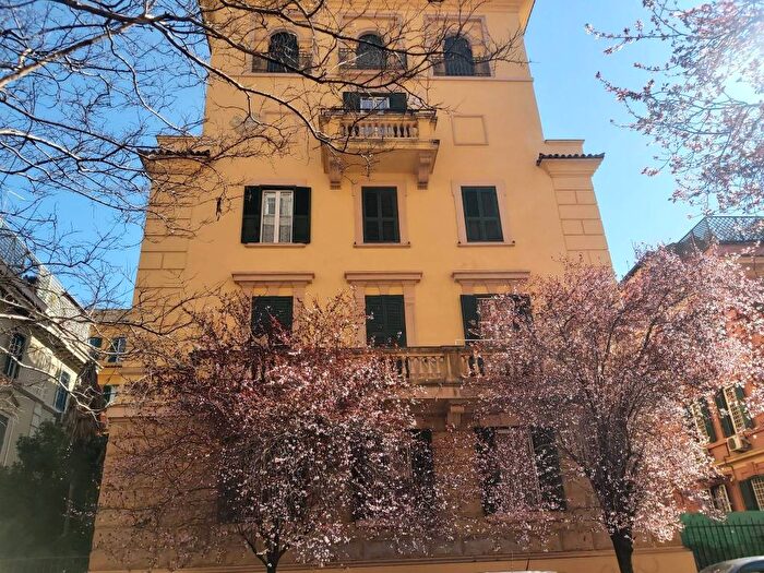 Appartamento con 5 locali in affitto in Via Stamira, Bologna, Roma