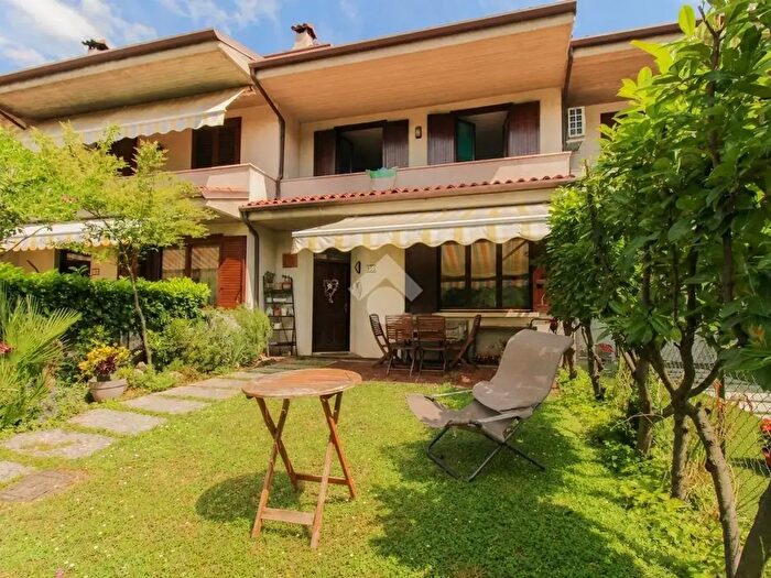Casa quadrilocale in vendita in Via delle Polentine, Gavardo