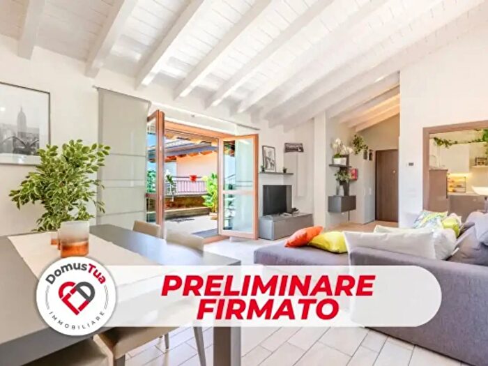 Appartamento quadrilocale in vendita in Via Campi Lunghi, Tradate
