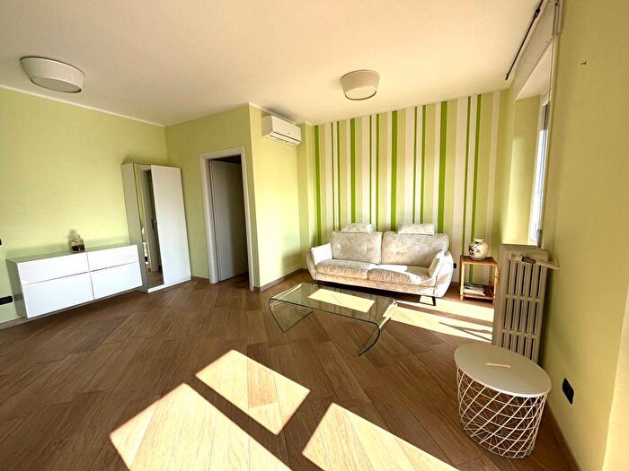 Appartamento trilocale in affitto in Via Marzo, Bicocca, Novara