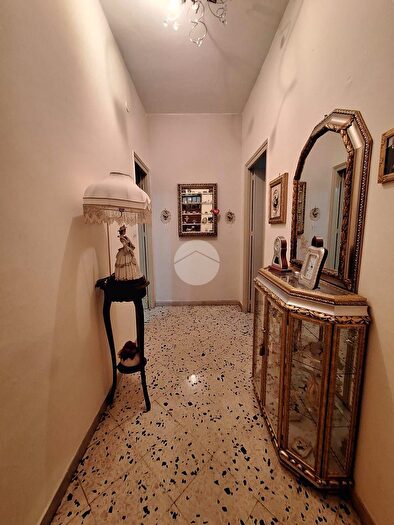 Appartamento trilocale in vendita in Via Giovanni Gentile, Palermo