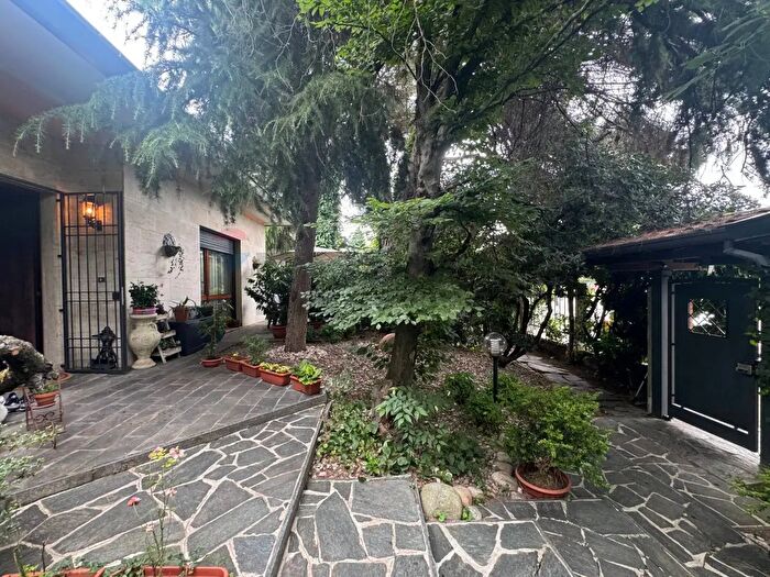 Casa con 5 locali in vendita in Via Saronnese, Legnano