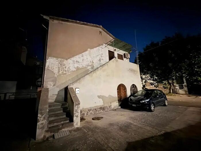 Appartamento trilocale in vendita in Via Veneto, Carbonia