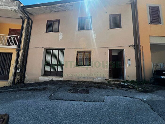 Casa con 5 locali in vendita in Via Portella, San Mango Sul Calore