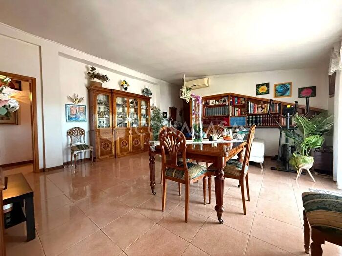 Appartamento quadrilocale in vendita in Via Calasetta, Roma