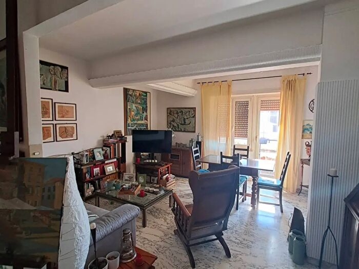 Appartamento con 5 locali in vendita in Via Gino Capponi, Roma