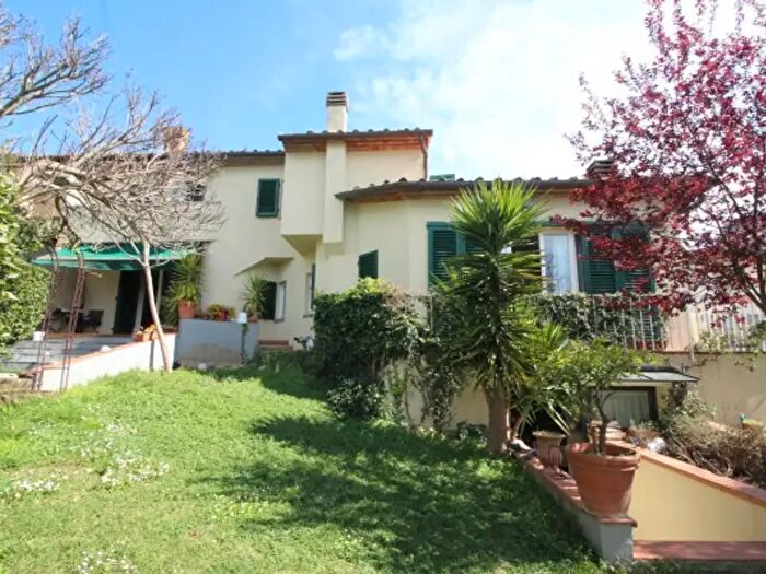 Casa con 6 locali in vendita in Via Trieste, Montespertoli