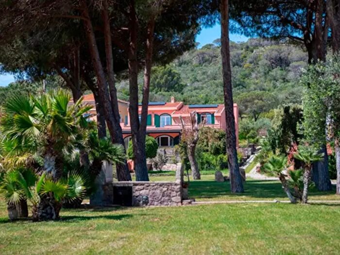 Casa con 6 locali in vendita in Carloforte