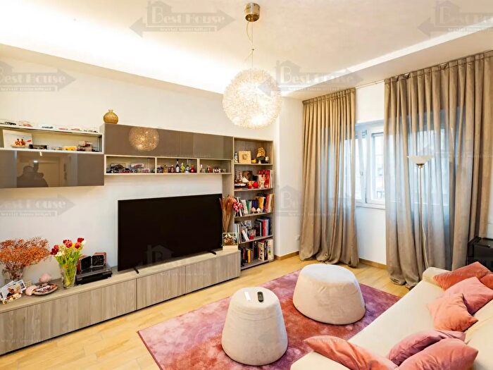 Appartamento trilocale in vendita in Via De La Salle, Milano