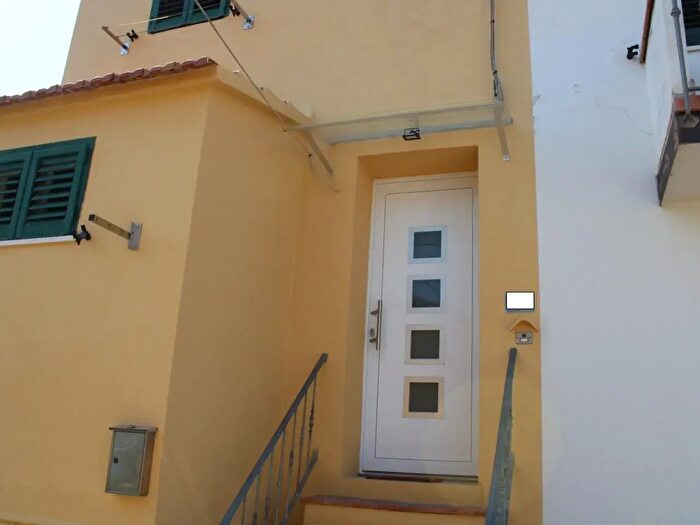 Casa quadrilocale in vendita in Crespina Lorenzana