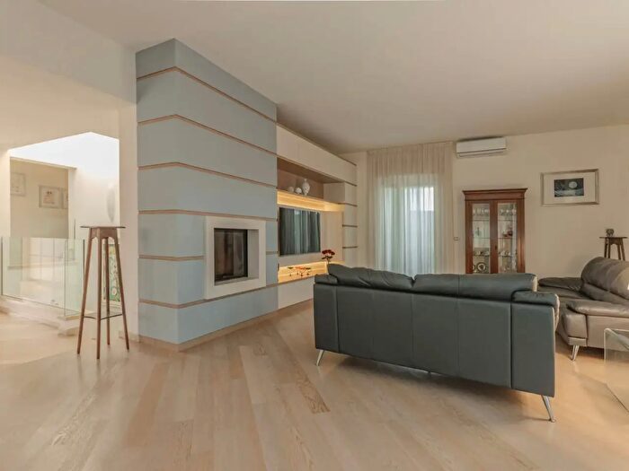 Casa con 7 locali in vendita in Contrada Scizzo, Noicattaro