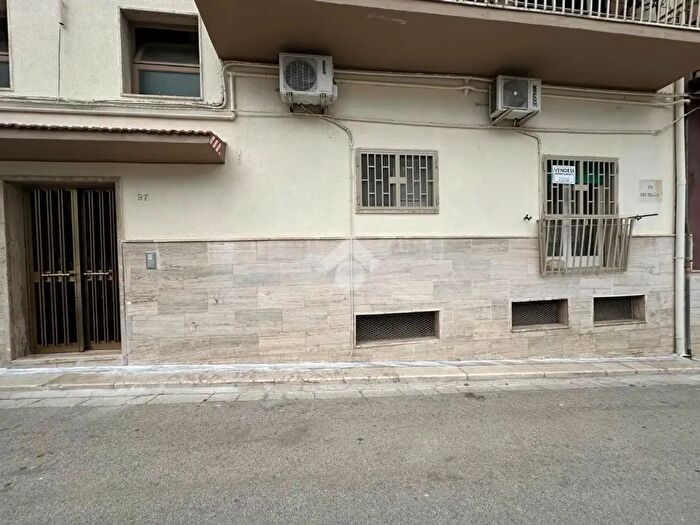 Appartamento trilocale in vendita in Via XXIV Maggio, Canosa Di Puglia