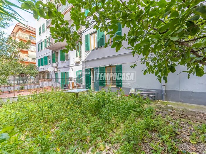 Appartamento bilocale in vendita in Piazza dei Gerani, Roma