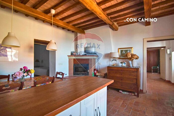 Appartamento quadrilocale in vendita in Via Largo Vittorio Veneto, Roccastrada