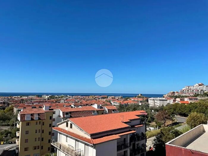 Appartamento trilocale in vendita in Via T Campanella, Scalea