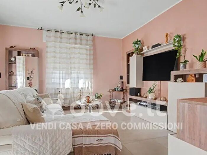Appartamento con 5 locali in vendita in Via Bergamo, Pontida