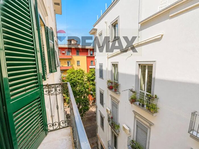 Appartamento trilocale in vendita in Via Gian Lorenzo Bernini, Napoli