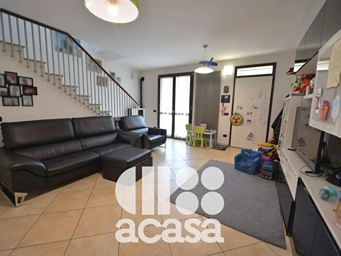 Casa con 5 locali in vendita in Mercato Saraceno