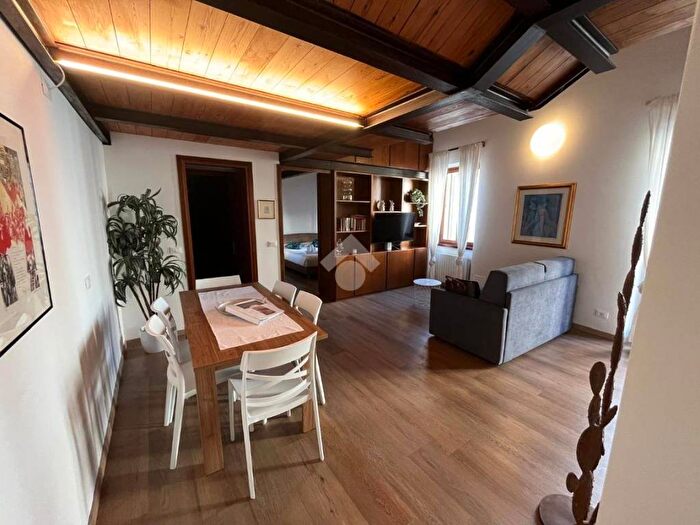 Appartamento trilocale in affitto in Borgo Trento, Verona