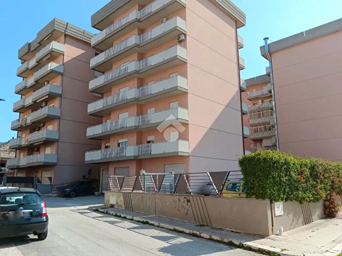 Appartamento quadrilocale in affitto in Via Enrico Caruso, Trapani