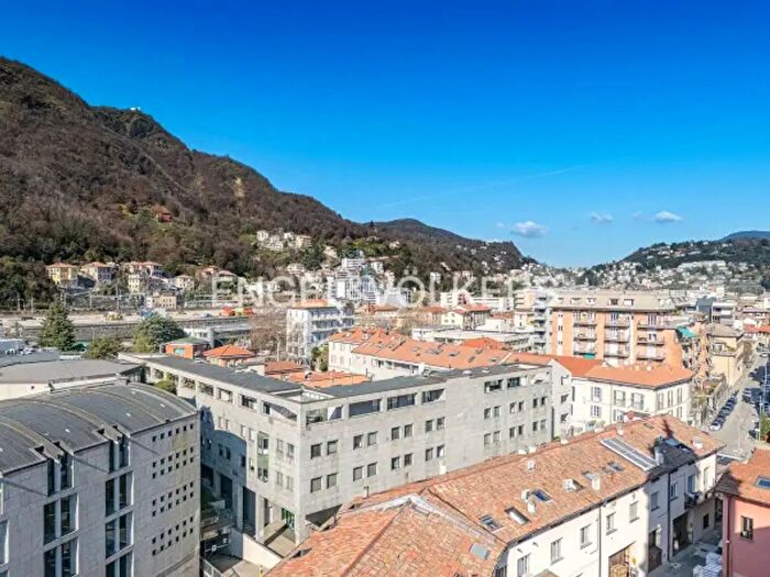 Appartamento quadrilocale in vendita in Via Napo Torriani, Como